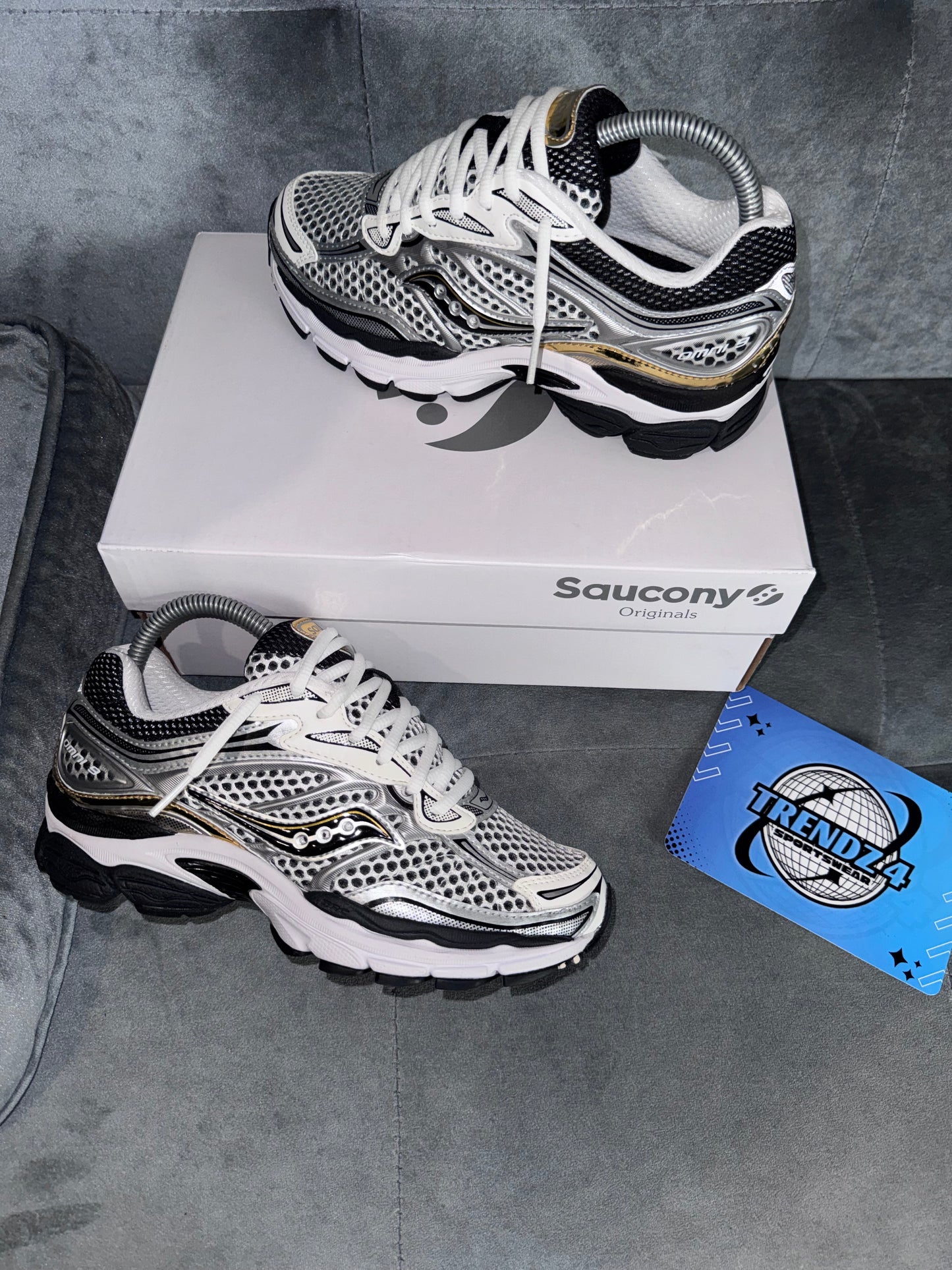 Saucony Pro Grid Omni 9 - Silver/Gold
