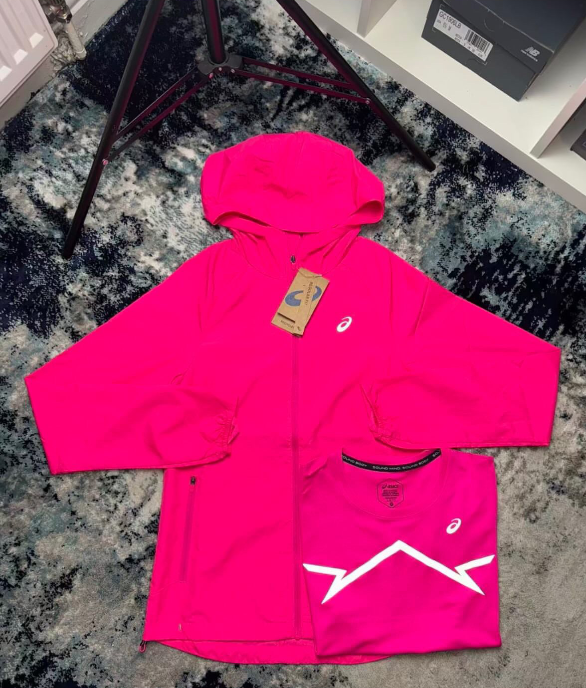 Asics Performance Running Woven - Pink Glo & Pink Asics Top