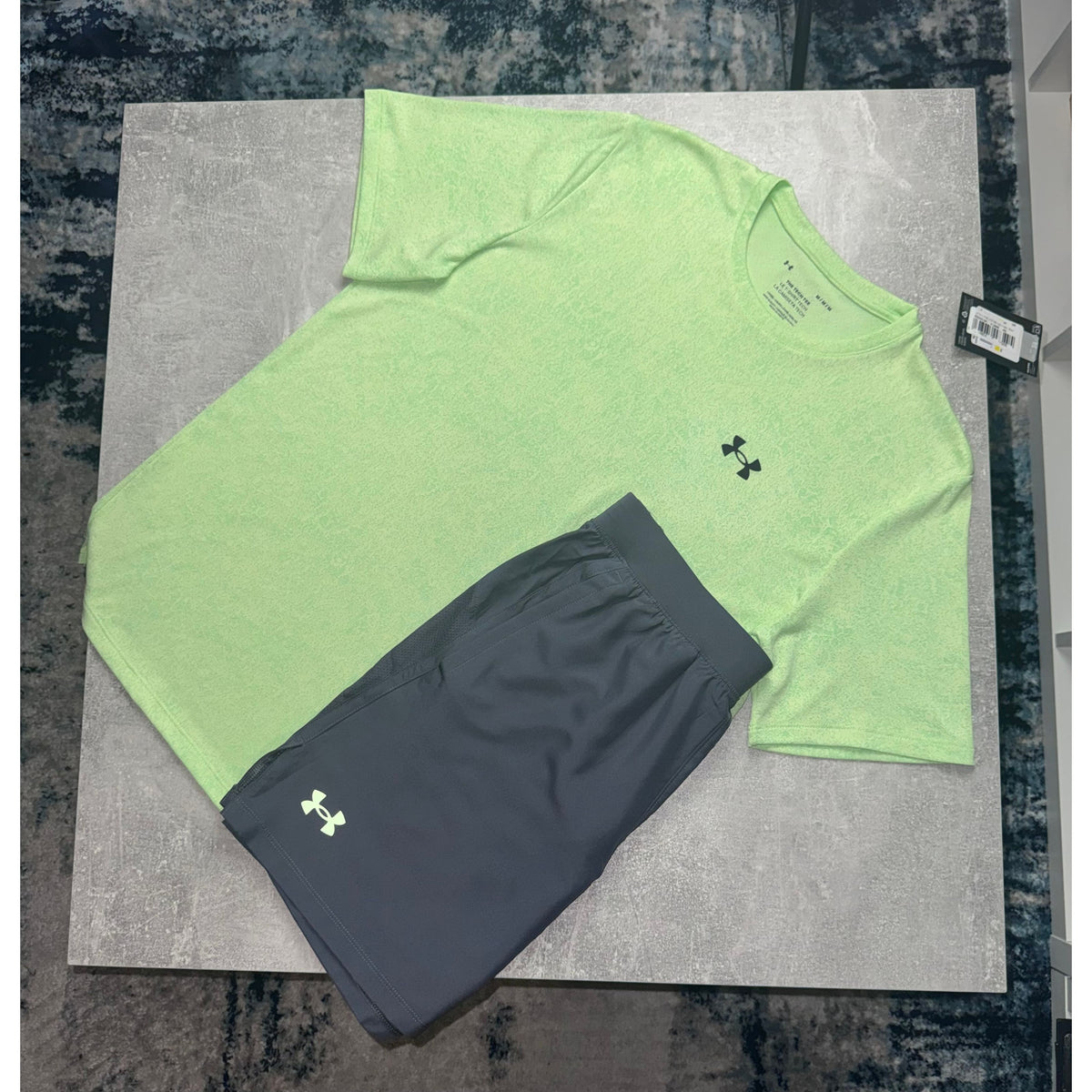Under Armour Shorts Set - Neon