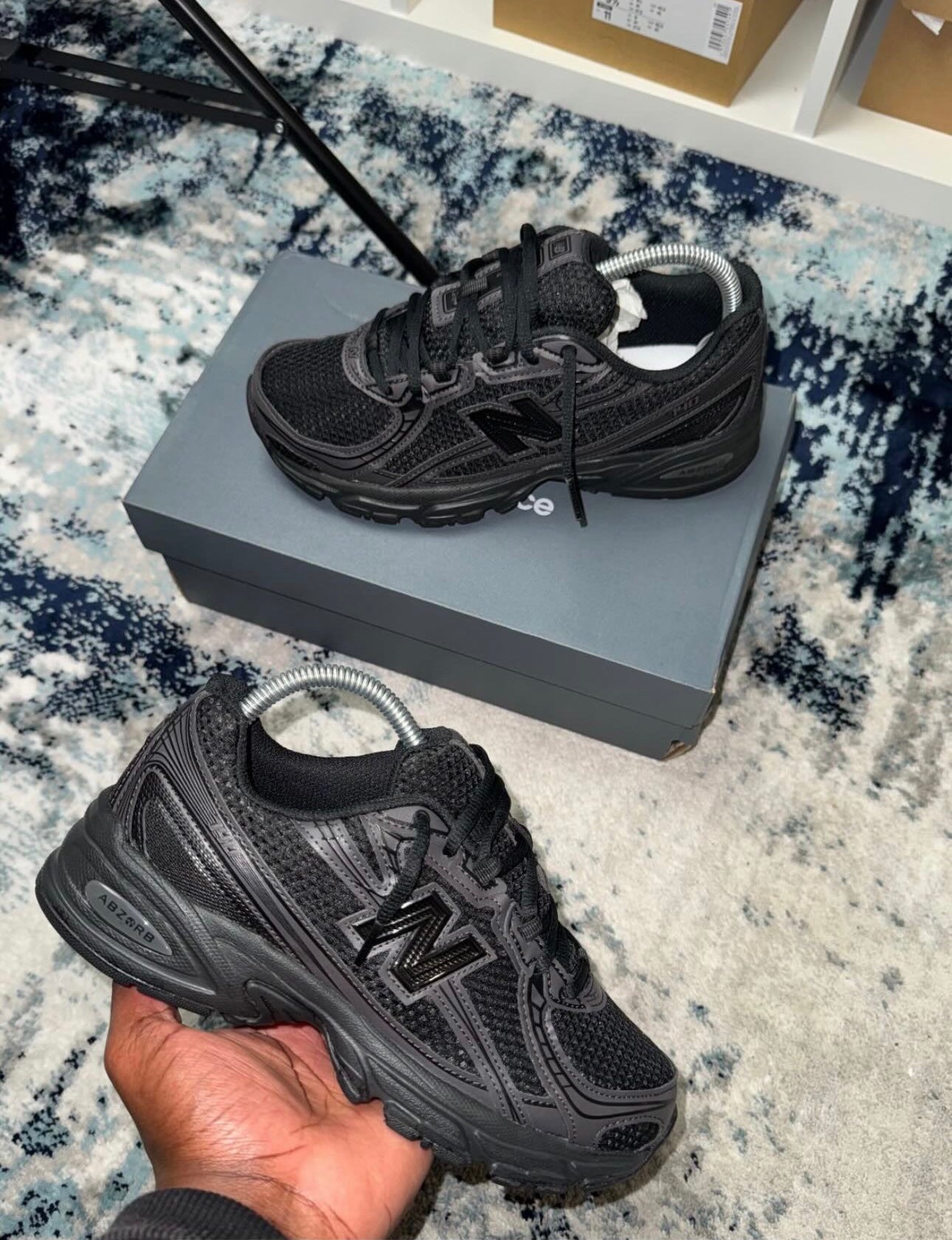 New Balance 740 - Triple Black