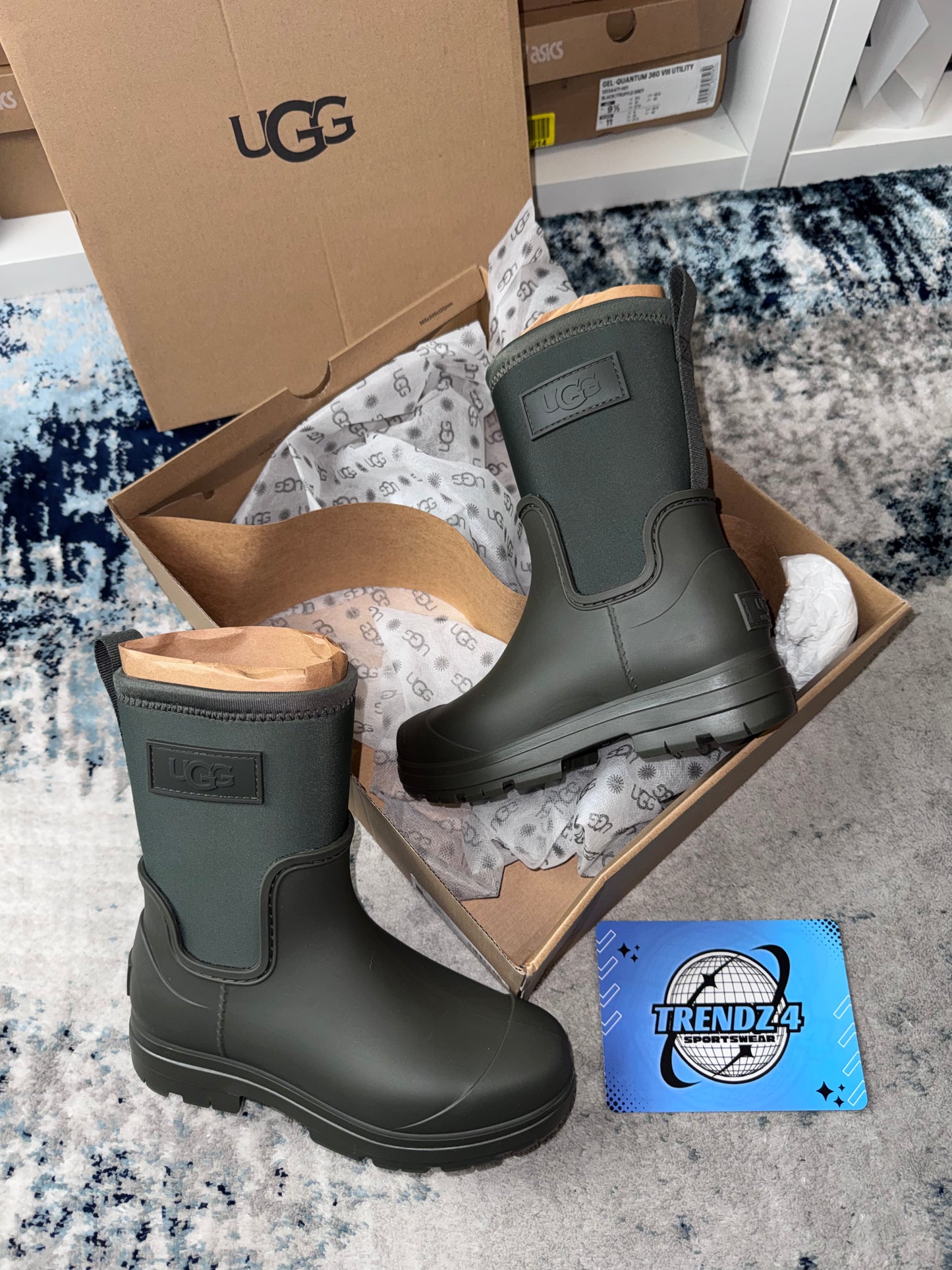 UGG DROPLET MID BOOT - GREEN PAXTON