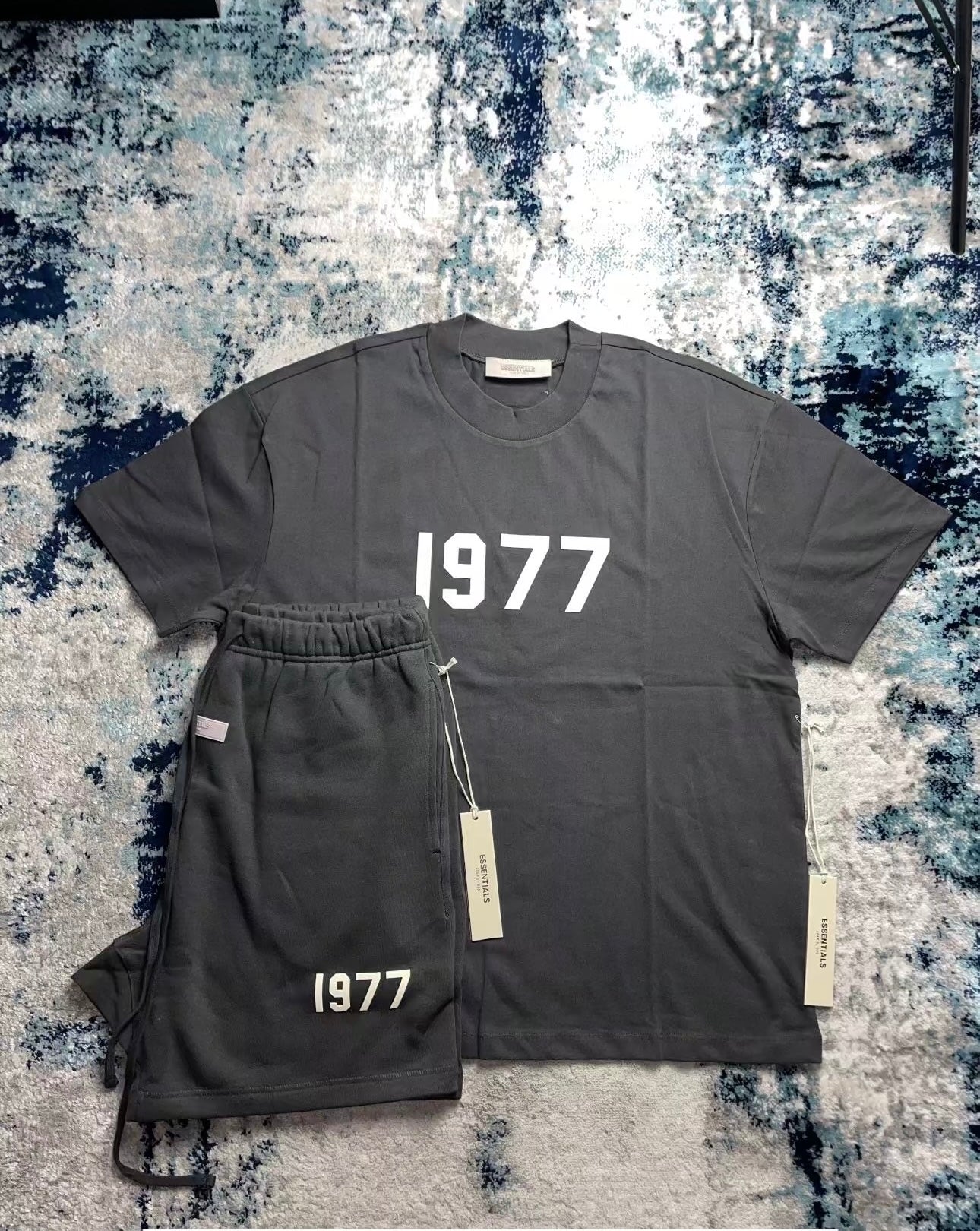 FEAR OF GOD ESSENTIAL 1977 SHORTS SET - IRON