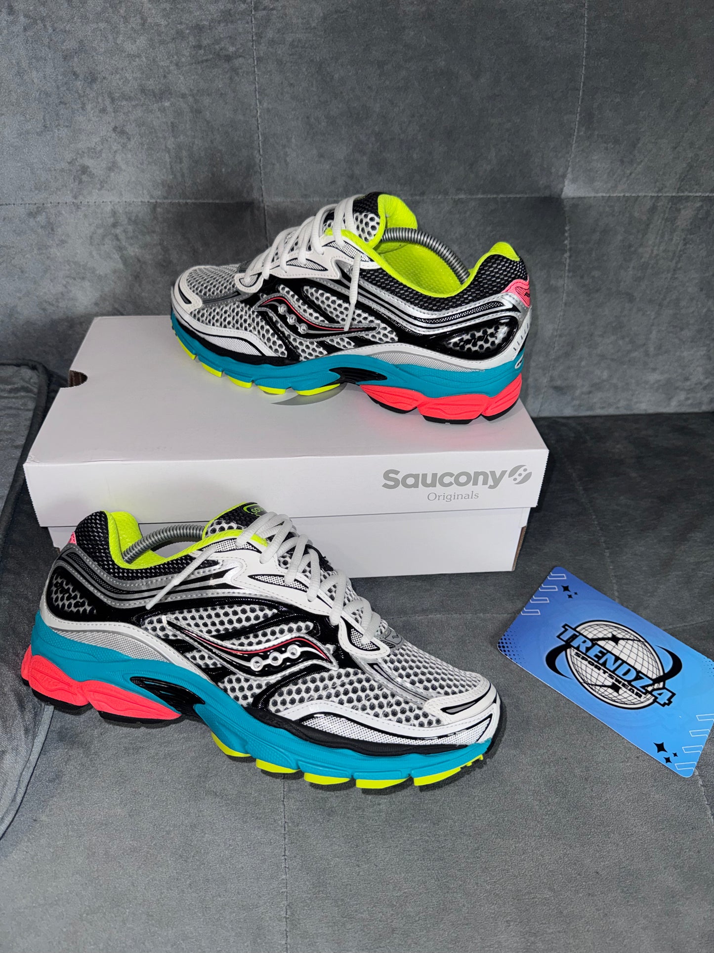 Saucony ProGrid Omni 9