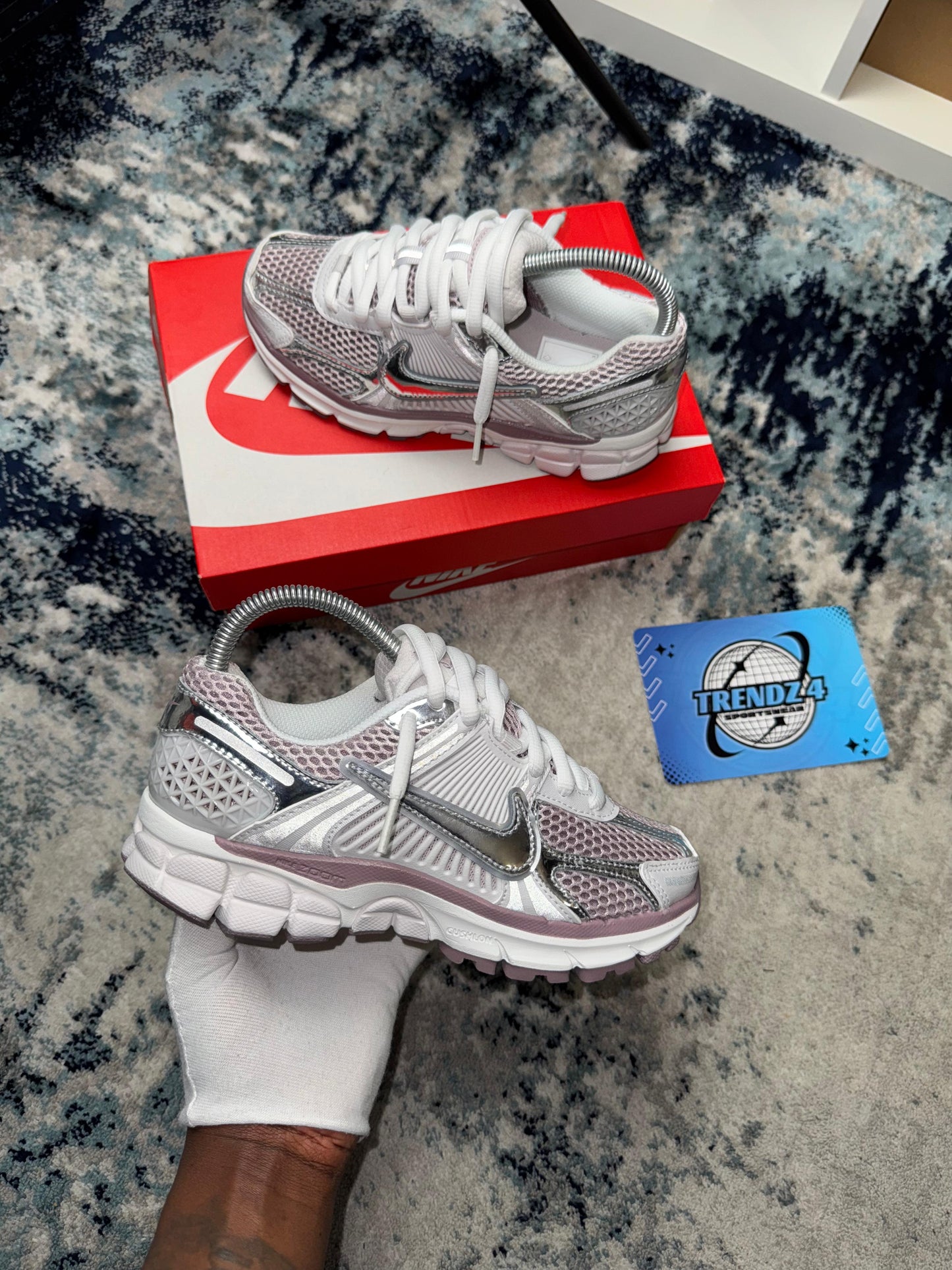 Nike Vomero 5 - Chrome Platinum Violet