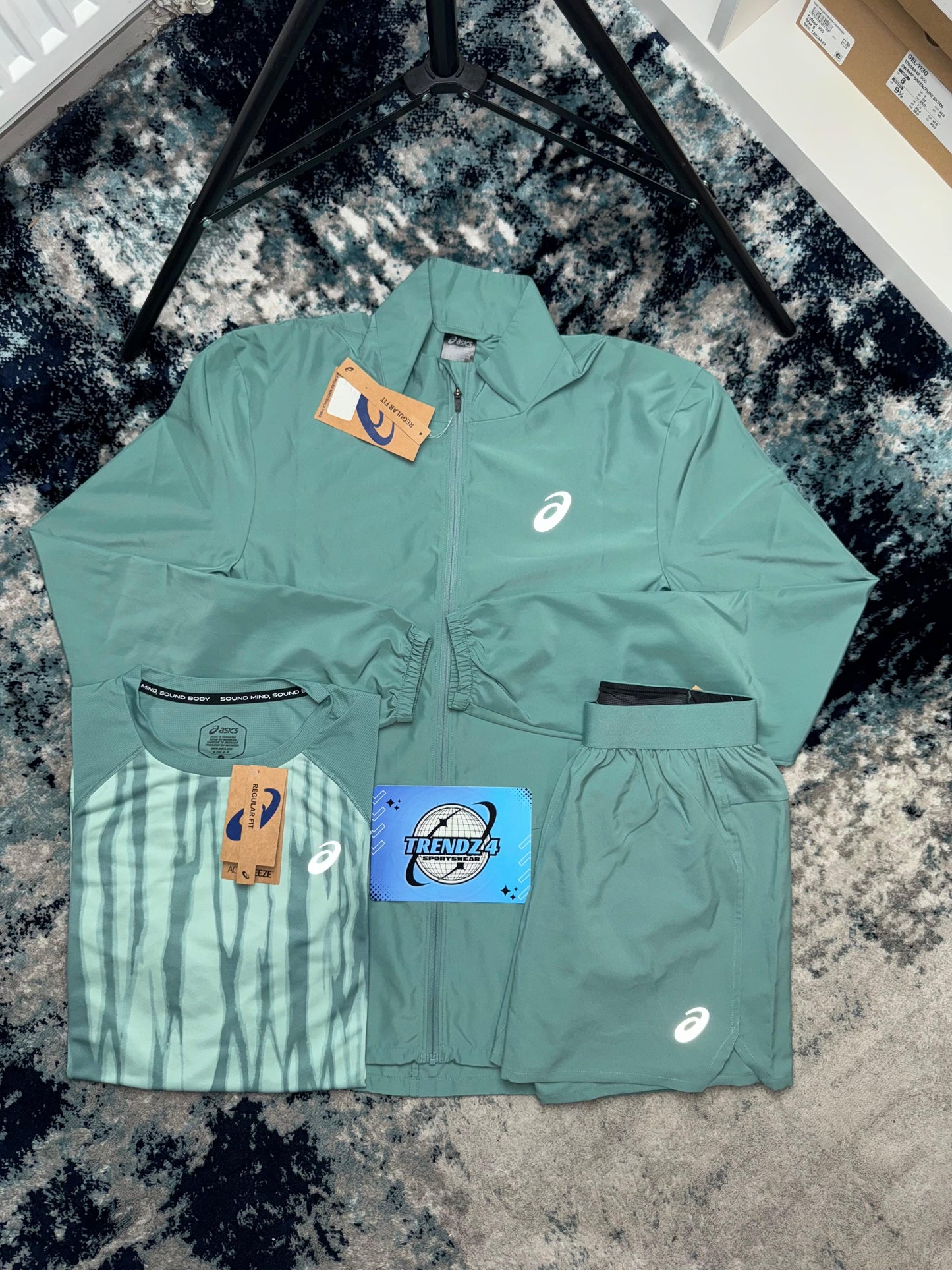 Asics Windbreaker Set - Road All Over